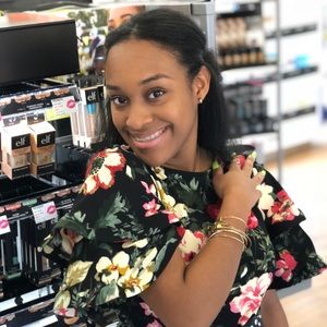 Meet your Posher, Amari